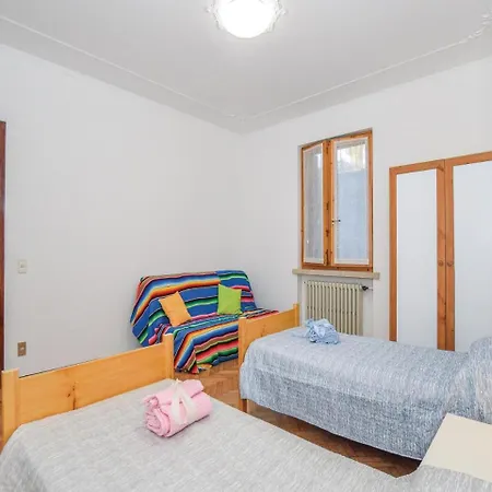 Giuly Apartment *